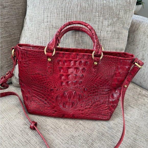 Brahmin Arno handbag in Rouge
Glossy Melbourne small leather bag - Picture 6 of 15